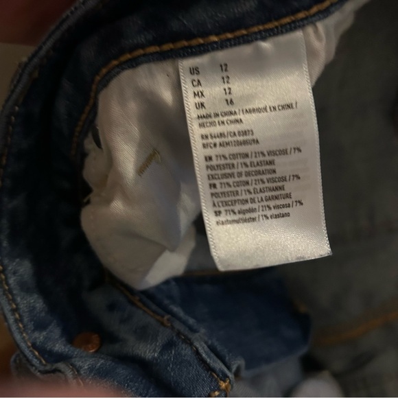 American Eagle Outfitters Next Level Stretch X Distressed Jean Shorts Size 12 - Picture 10 of 10